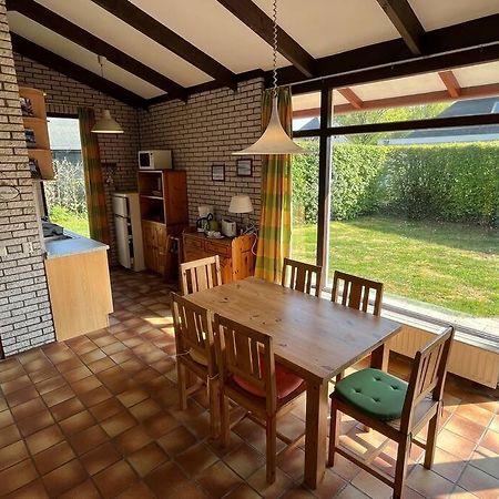 Knusse Bungalow Op Groen Park! เอาด์ดอร์ป ภายนอก รูปภาพ