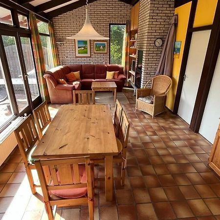 Knusse Bungalow Op Groen Park! เอาด์ดอร์ป ภายนอก รูปภาพ