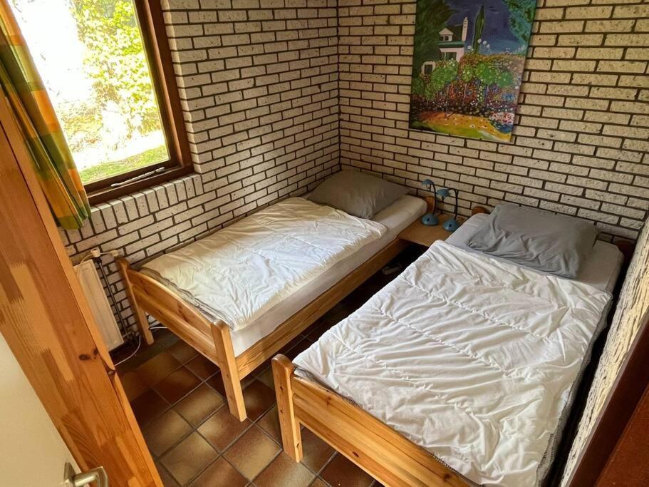 Knusse Bungalow Op Groen Park! เอาด์ดอร์ป ภายนอก รูปภาพ